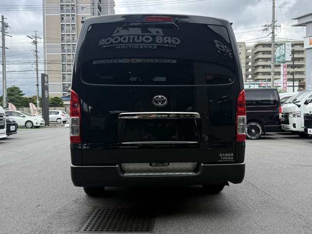 Toyota Hiace Van 12