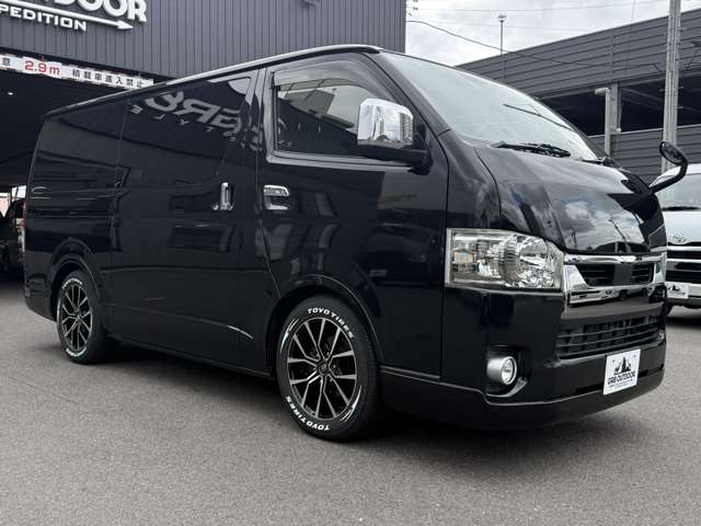 Toyota Hiace Van 7