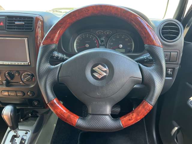 Suzuki Jimny 12
