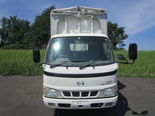 Hino Dutro 3