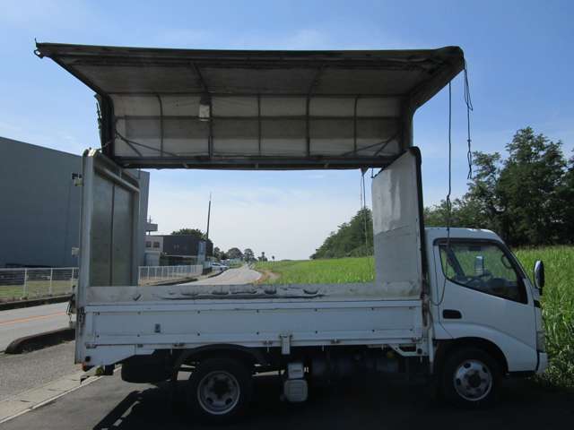 Hino Dutro 9