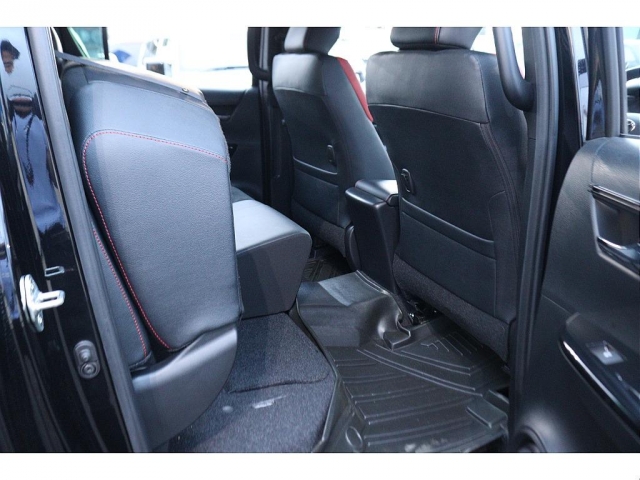 Toyota Hilux 7