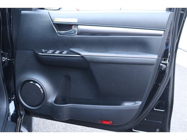 Toyota Hilux 9