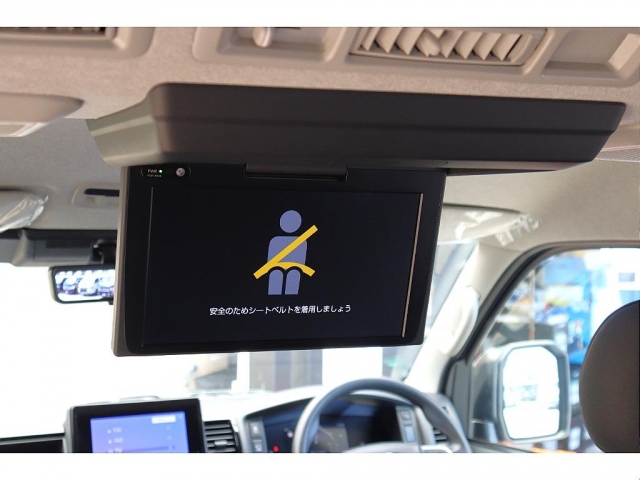 Toyota Hiace 5