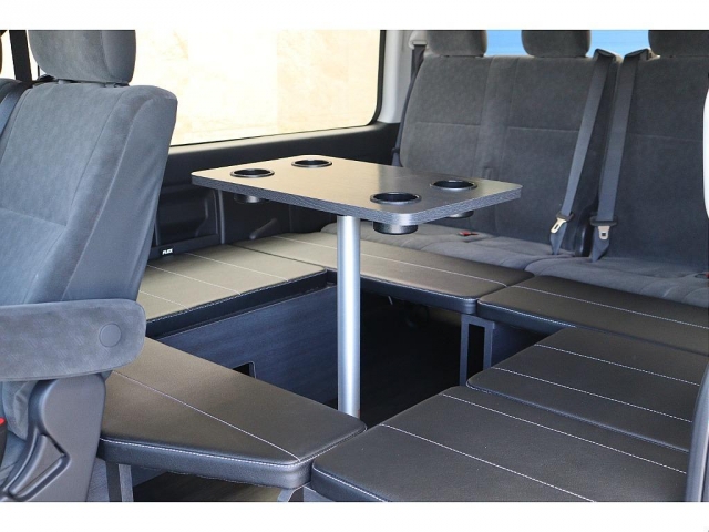 Toyota Hiace 6