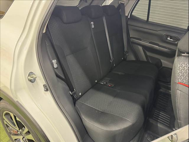 Daihatsu Rocky 12