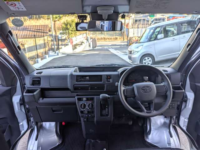 Toyota Pixis Van 11