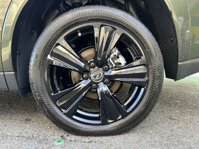 Lexus UX 8