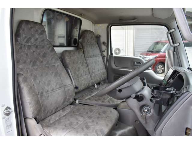 Mazda Titan Dash 10