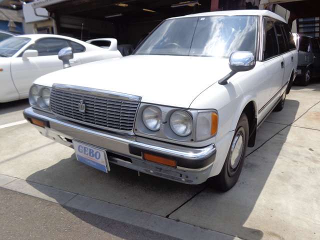 Toyota Crown Van 3