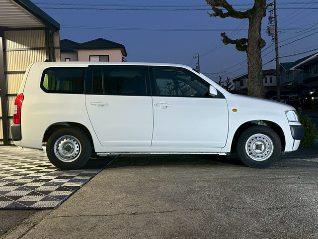 Toyota Probox Van 11
