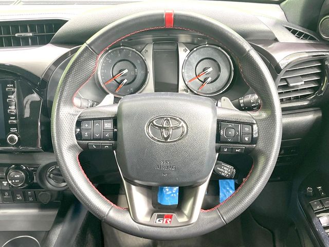 Toyota Hilux 11