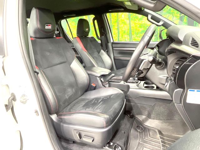 Toyota Hilux 8