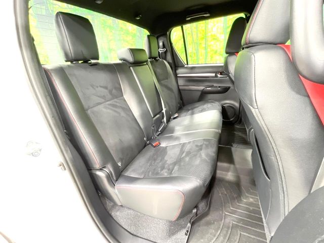 Toyota Hilux 9