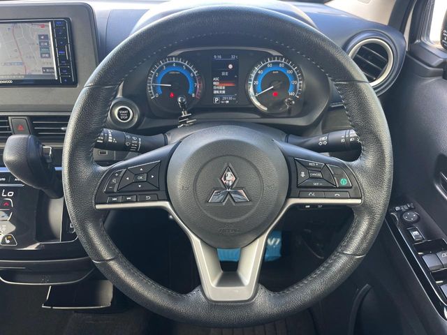 Mitsubishi eK X 12