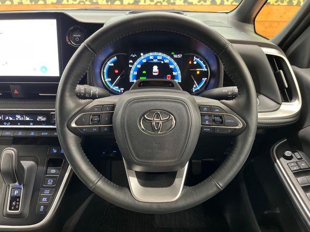 Toyota Voxy 12