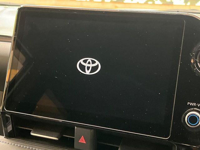 Toyota Voxy 3