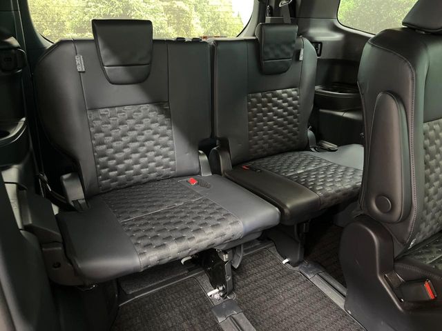 Toyota Voxy 10