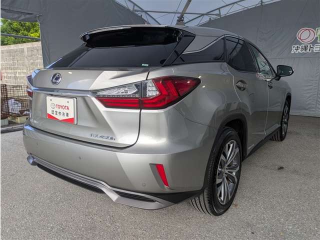Lexus RX 9