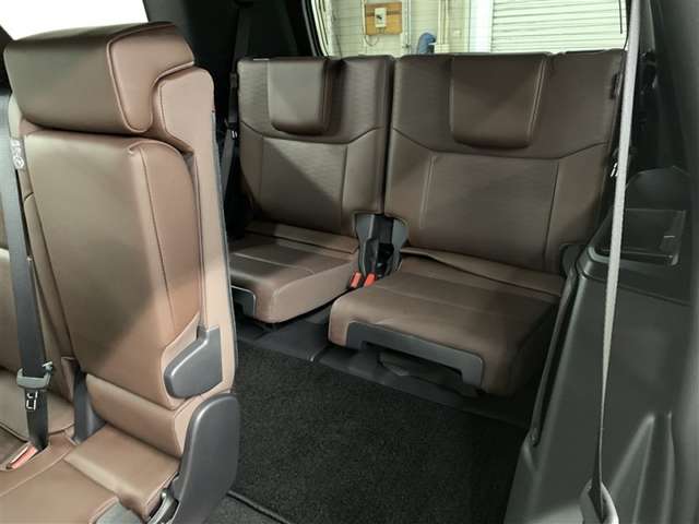 Toyota Land Cruiser 250 11