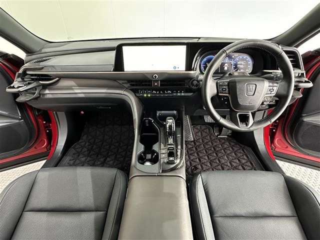 Toyota Crown Sport 11