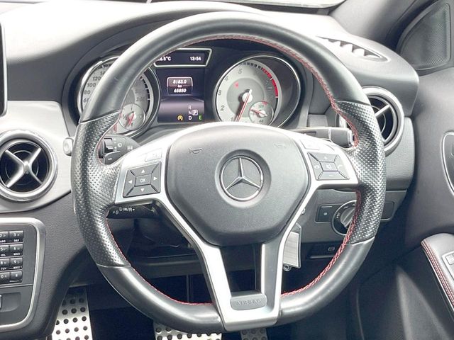 Mercedes-Benz GLA-Class 11