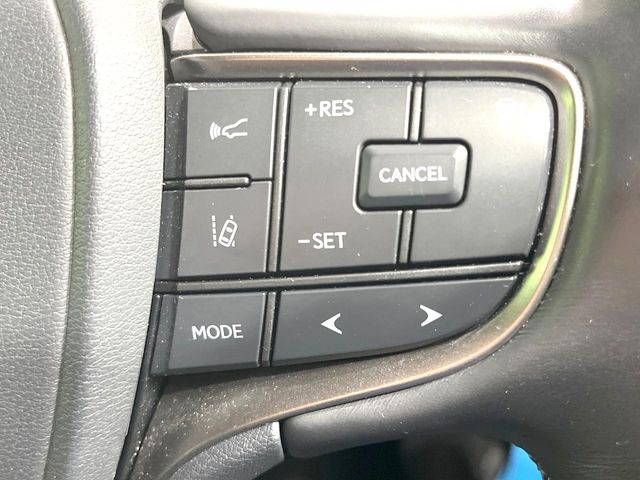 Lexus UX 6
