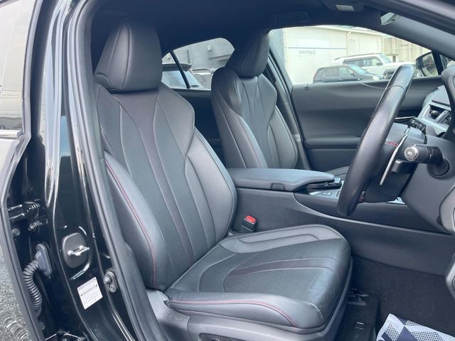 Lexus UX 9