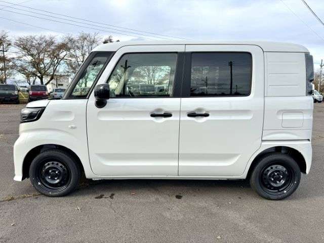 Suzuki Spacia Base 8