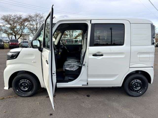 Suzuki Spacia Base 9