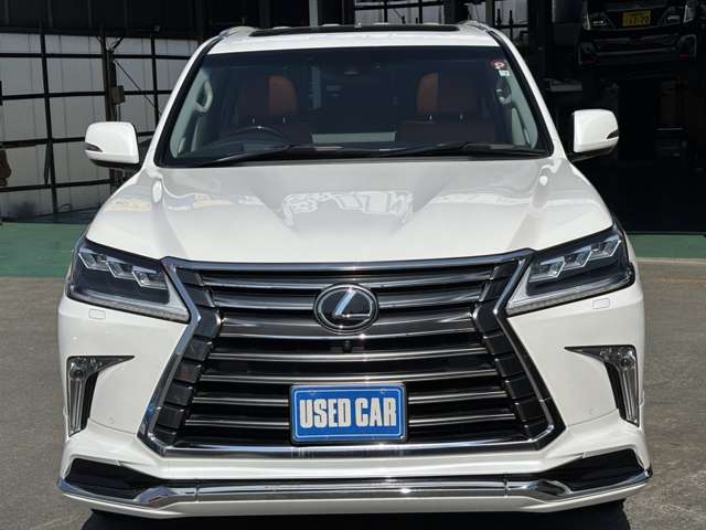 Lexus LX 5