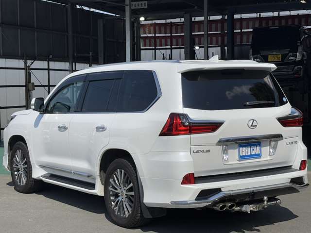 Lexus LX 7
