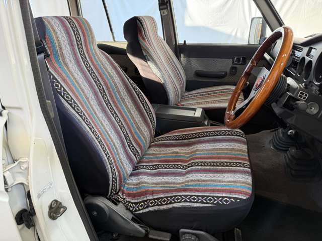 Toyota Land Cruiser 60 11