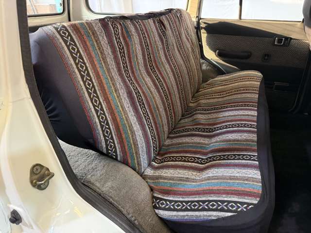 Toyota Land Cruiser 60 12