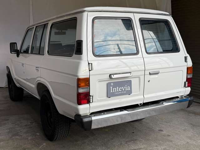 Toyota Land Cruiser 60 4