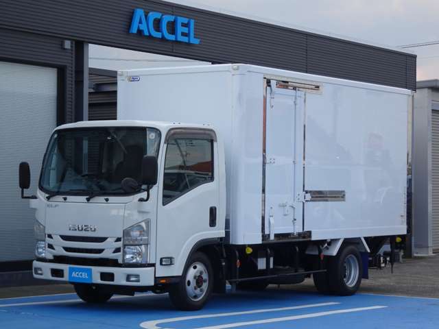 Isuzu Elf 4