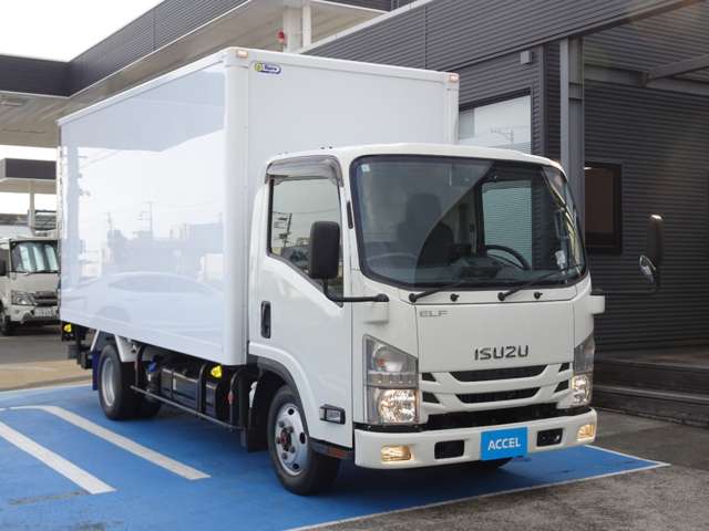 Isuzu Elf 10
