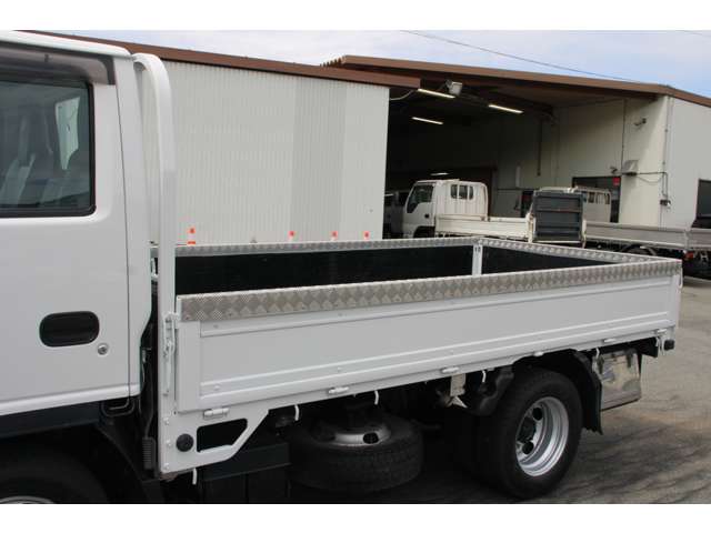 Isuzu Elf 12