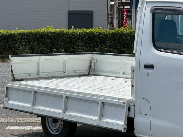 Toyota Light Ace Truck 12