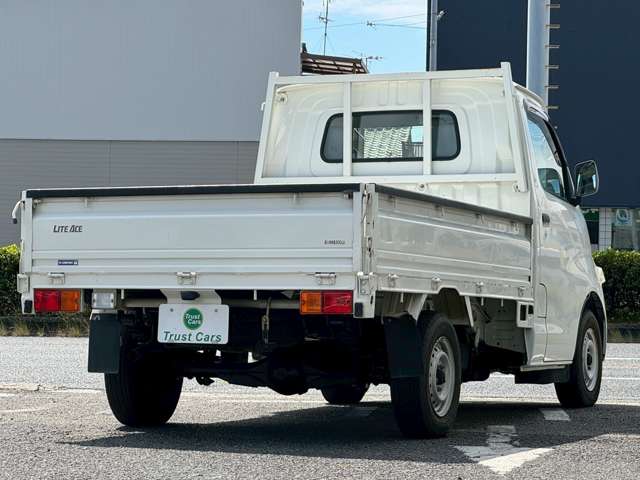 Toyota Light Ace Truck 3