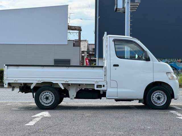 Toyota Light Ace Truck 8