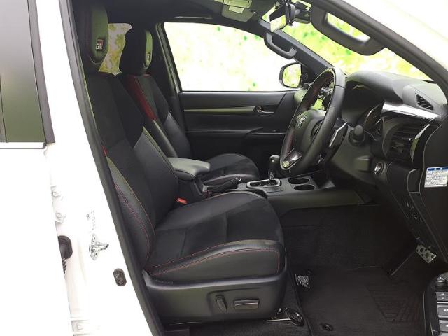 Toyota Hilux 2