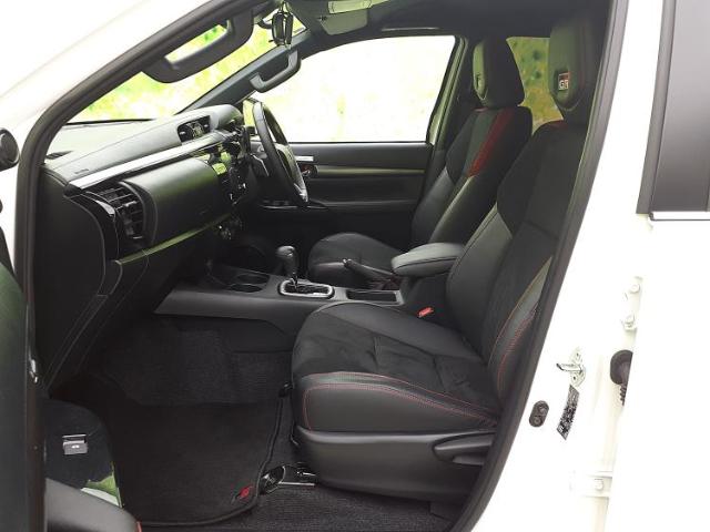 Toyota Hilux 8