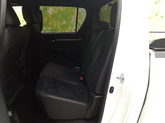 Toyota Hilux 9