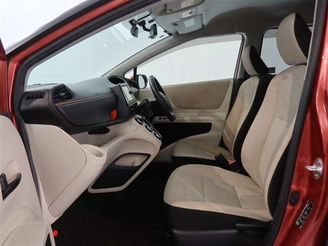 Toyota Sienta 11