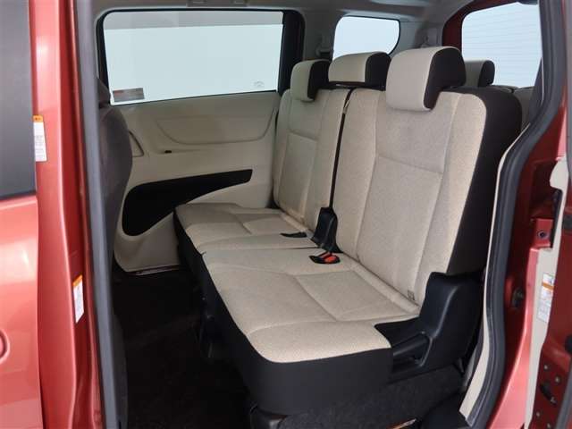 Toyota Sienta 12
