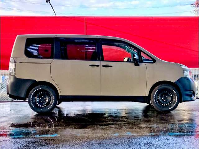 Toyota Voxy 10