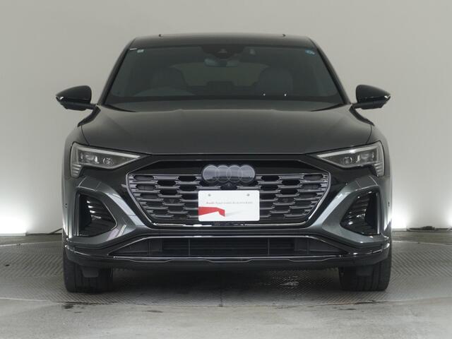 Audi Q8 Sportback e-tron 3