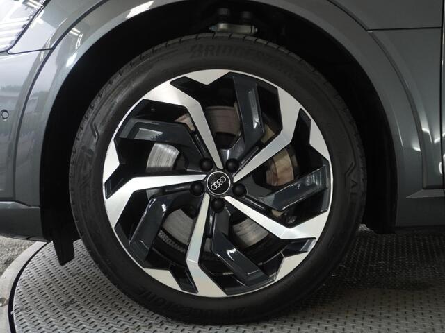 Audi Q8 Sportback e-tron 9