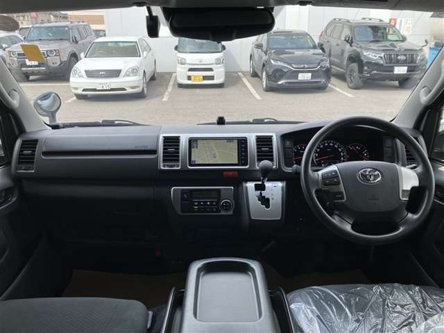 Toyota Hiace Van 2